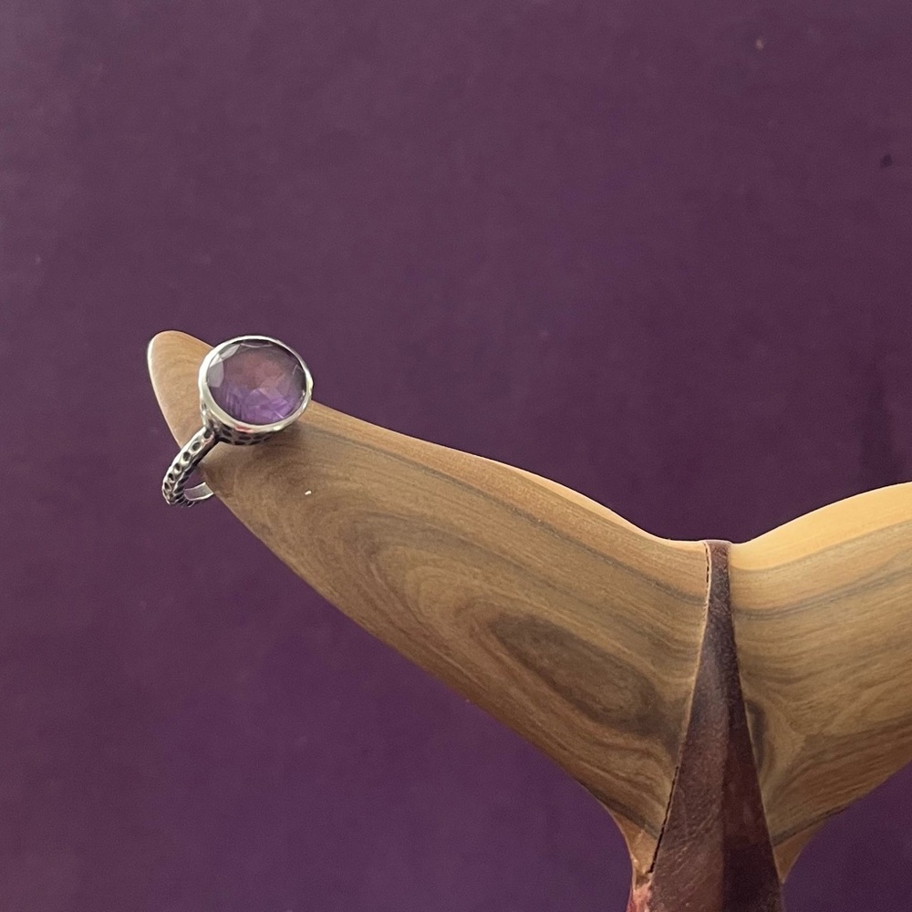 Elegant Silver Amethyst Ring - Picture 3 of 5